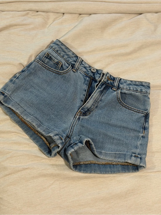 Pants - Silver Jeans Light Wash High-Rise Denim Shorts